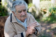 El ex presidente de Uruguay Pepe Mujica confirmó que padece un "tumor en el esófago"