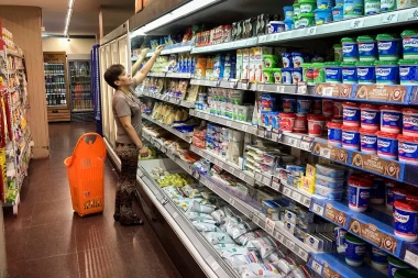 Según estadisticas la Cámara Argentina de Comercio el consumo cayó un 3,8% interanual en marzo