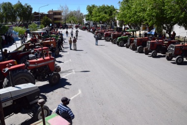 Fuerte reclamo de productores locales con un tractorazo en las calles de Jáchal