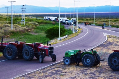 Productores de Jáchal realizan un corte de ruta en la localidad de San Roque