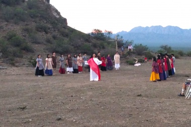 Emocionante Vía Crucis y escenificación de la Pasión de Jesucristo en el Cerro de la Paz de Gran China
