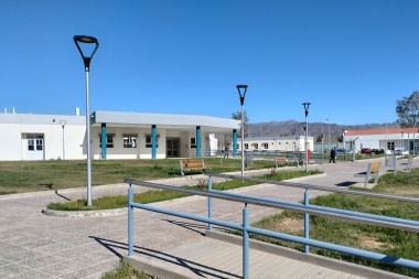 Amilcar Dobladez anunció una millonaria inversión en equipamiento para los hospitales de Jáchal e Iglesia