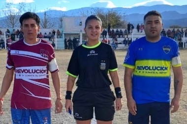 Debut histórico de una mujer como árbitro en la Primera B de la Liga Jachallera de Fútbol