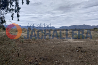 Gendarmería inspeccionó el lote propiedad de Carlos Pérez, uno de los investigado por la desaparición de Loan