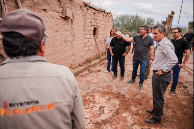 Por segundo mes consecutivo, Orrego distribuyó fondos de emergencia a municipios afectados por temporales