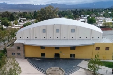 Ola Polar: La Municipalidad de Jáchal habilitó el Estadio Papa Francisco para personas en situación de vulnerabilidad