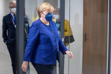 Merkel advirtió que las restricciones contra el Covid-19 “ya no son suficientes”