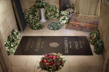 La lápida de la reina Isabel II fue develada por el palacio de Buckingham