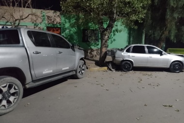 Intersección de alto riesgo en Jáchal: Fuerte siniestro vial dejó un herido y daños materiales en 3 movilidades