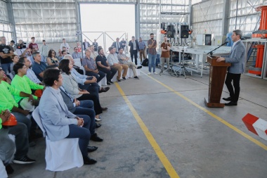 Quedó inaugurada una nueva y moderna planta de ecopaneles en San Juan