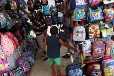 Según la Asociación Amas de Casa del País la Canasta Escolar en San Juan alcanzó los $249.000 por niño