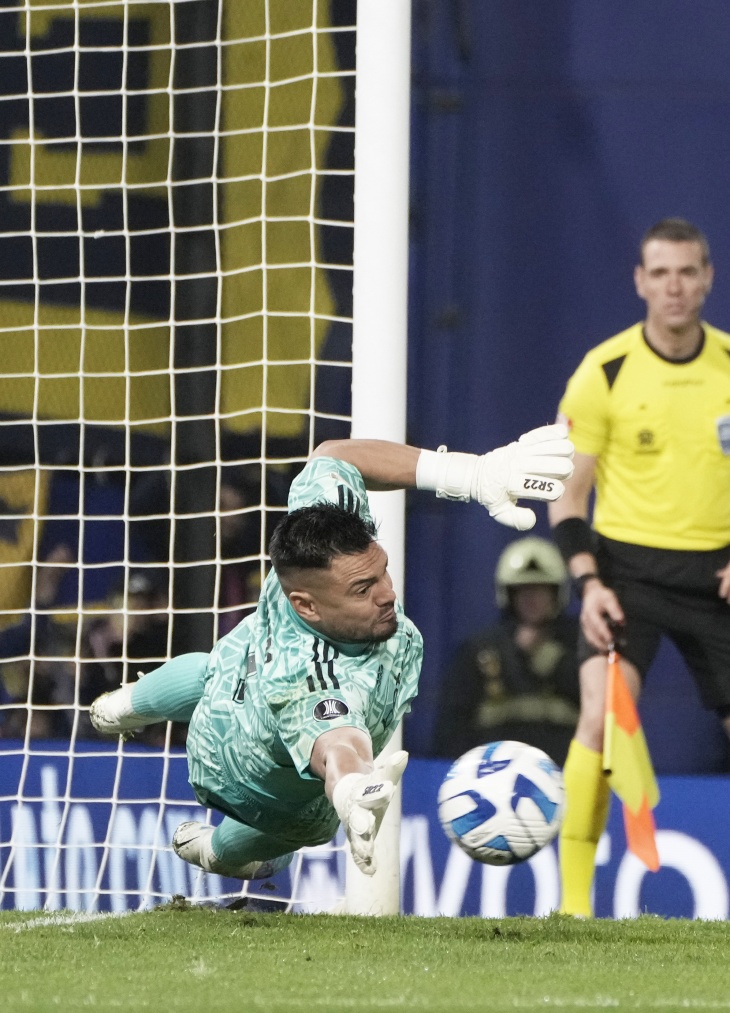 Romero se agiganta en penales y Boca avanza cuartos de final de  Libertadores