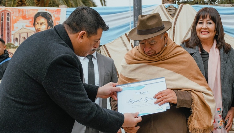 Video: Miguel Tejada, "el artesano del pueblo" reconocido como "Jachallero Destacado" en el 273 aniversario del departamento