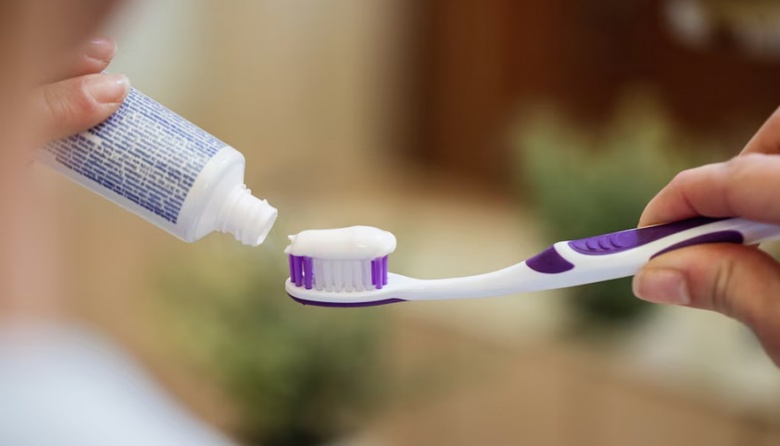 La ANMAT prohibió la comercialización de una reconocida pasta dental tras reportar efectos adversos