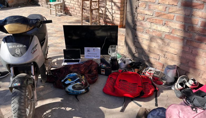 Robo en Jáchal: Recuperaron una moto y varios objetos tras un allanamiento, el responsable quedó detenido
