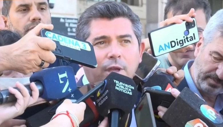 Orrego pidió por obras públicas y mayor participación en la nueva ley de glaciares durante la reunión con Santilli y Adorni