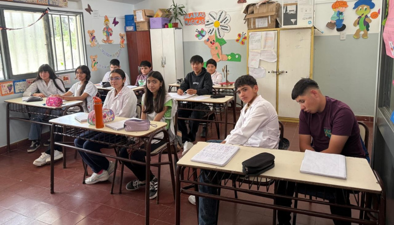 Estudiantes de Niquivil fueron premiados por la Fundación Banco San Juan y TICMAS por su destacada producción literaria