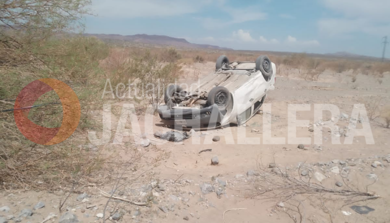 Un Volkswagen volcó en Ruta 40 y su conductor, oriundo de Capital fue trasladado al Hospital Rawson sin lesiones graves