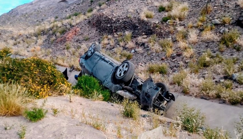 Una familia sanjuanina protagonizó un violento vuelco en Ruta Nacional 40 entre El Sosneado y Pareditas