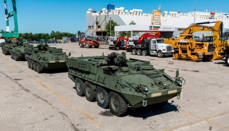 Llegaron de Estados Unidos los primeros blindados de guerra Stryker 8x8 comprados para el Ejército argentino