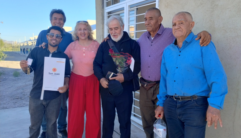 Más que casas, historias de vida: Se entregaron 83 viviendas en Jáchal y los vecinos celebraron el sueño de la casa propia