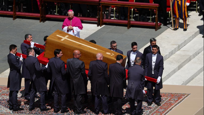 Multitudinario Funeral: El papa Francisco ya descansa en la basílica de Santa María la Mayor