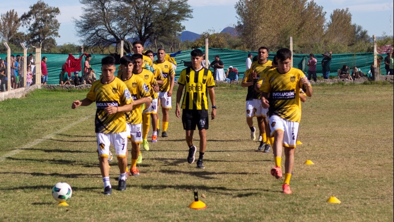 Todo listo para el arranque del Campeonato Oficial de la Primera A de Jáchal en homenajea a Alberto Táñez