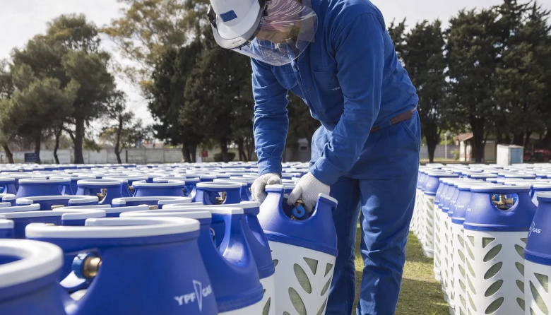 YPF lanzó garrafas de plástico, se trata de una prueba piloto con envases 65% más livianos y destinados a uso hogareño
