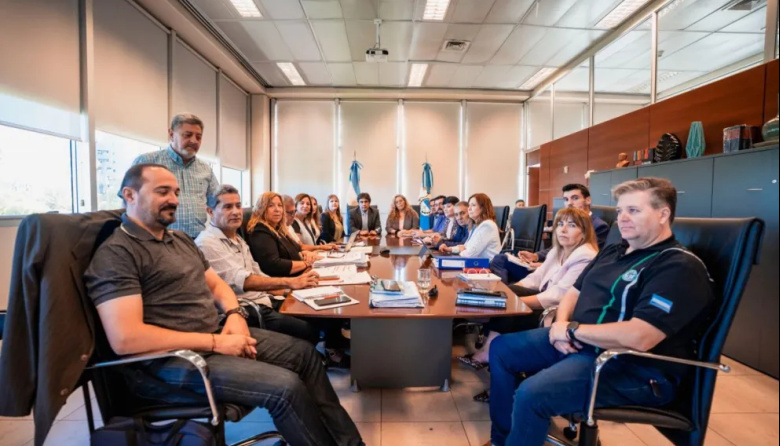 Los gremios docentes y el Gobierno no lograron consenso tras más de 12 horas de discusión en el Centro Cívico