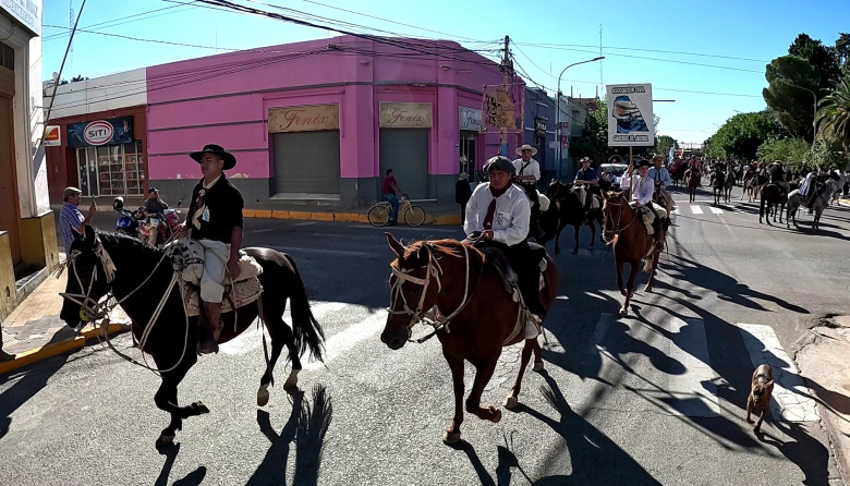 Récord histórico de participación en la Cabalgata de los Niños, Jáchal vivió una jornada inolvidable de tradición y cultura