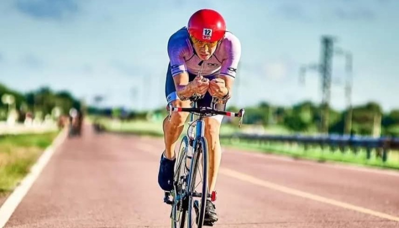 Emil Caliva se prepara para competir nuevamente en el exigente IRONMAN 70.3 junto a atletas de todo el mundo