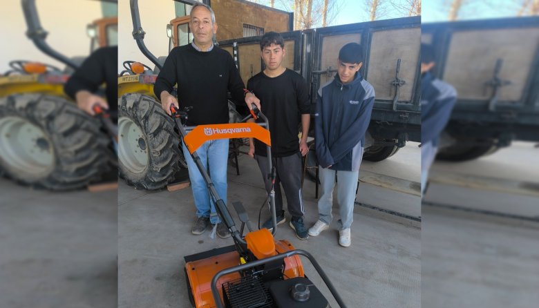La Escuela Agroindustrial Videla Cuello sumó un rotocultivador para fortalecer la formación técnica de sus estudiantes