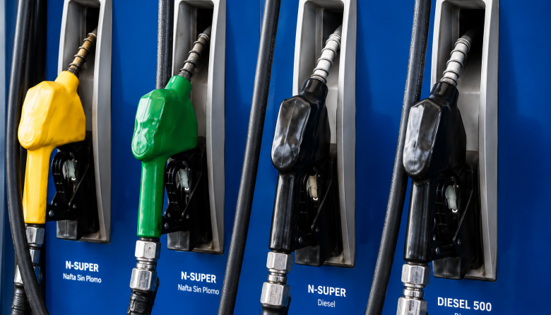 Golpe al bolsillo en Jáchal: Con el nuevo aumento de YPF la nafta Infinia ya cuesta $2.442 y el diesel superó los $2.500 por litro