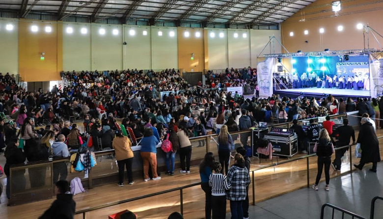 Con un gran despliegue artístico Jáchal vivió una inolvidable jornada durante el 9° Encuentro Departamental de Danzas