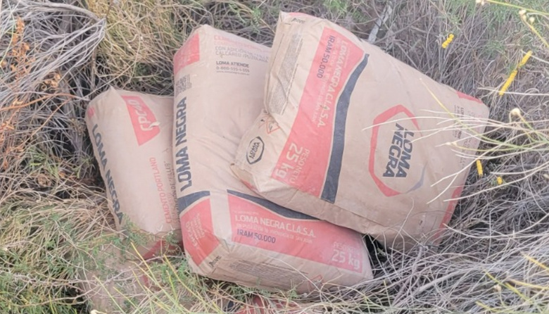 Recuperaron bolsas de cemento robadas de una obra en construcción en Jáchal tras un rápido operativo de la Comisaria 21