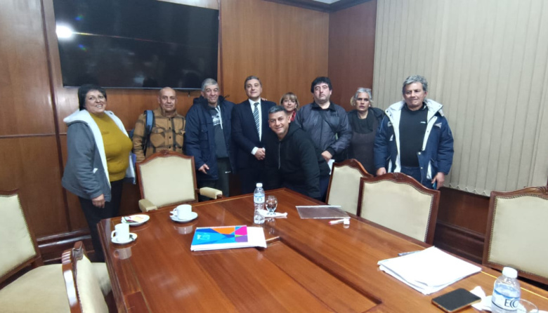 Porteros de Educación alcanzaron un consenso con el Ejecutivo y obtuvieron aumentos, pases a planta de los contratados y recategorizaciones