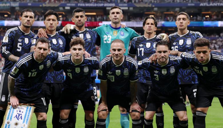 La Selección Argentina volvió a hacer historia, derrotó 2 a 1 a Inglaterra y quedó a un paso del bicampeonato mundial