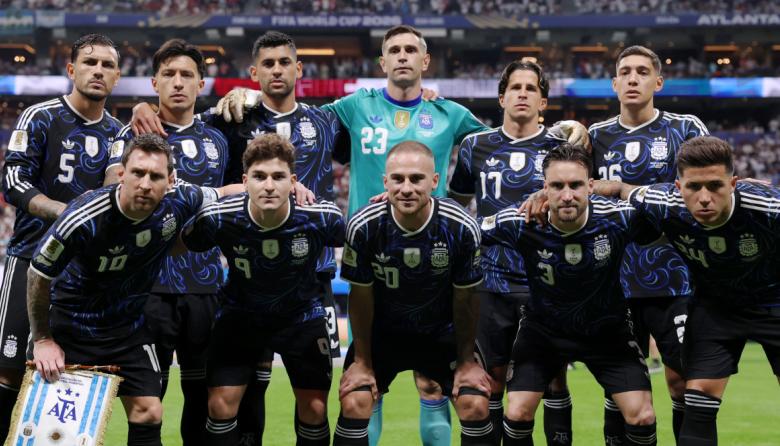 La Selección Argentina volvió a hacer historia, derrotó 2 a 1 a Inglaterra y quedó a un paso del bicampeonato mundial
