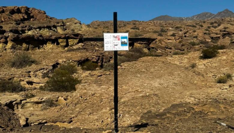 A un mes de la tragedia aérea que enlutó a San Juan, levantaron una cruz en Ischigualasto para recordar a los siete fallecidos