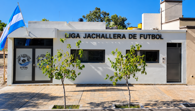 Tres jugadores deberán cumplir fechas de suspensión y un reconocido director técnico fue castigado por siete días