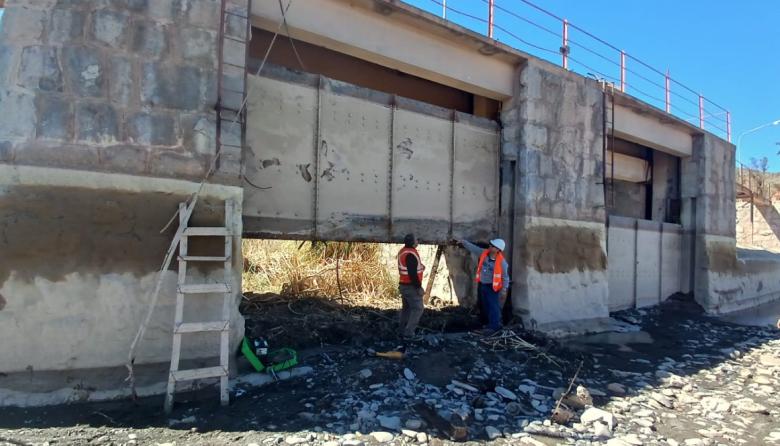 El Dique Pachimoco recuperó diez de sus 17 compuertas operativas tras una intervención de emergencia en Jáchal