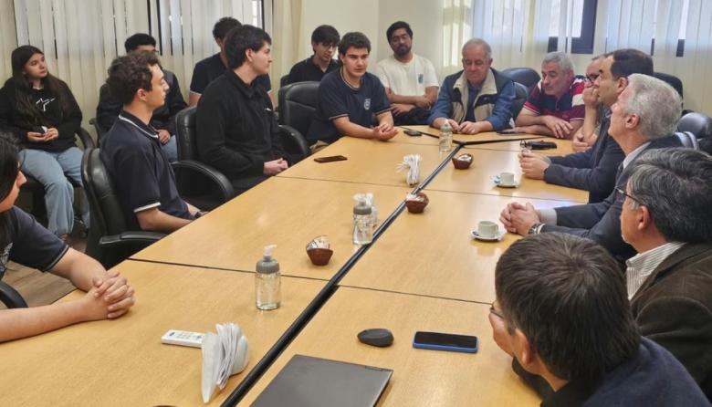 Alumnos de la Escuela Industrial de San Juan construirán un auto eléctrico para competir a nivel nacional con el apoyo del EPRE
