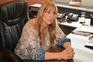 La ministra de Salud, en aislamiento preventivo tras un caso de Covid en su entorno