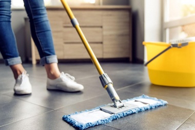 Personal doméstico acordó en paritaria una suba del 42% en cuatro cuotas