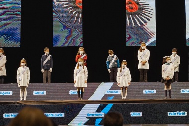 Alumno de Mogna representó a Jáchal en la Promesa de Lealtad a la Bandera
