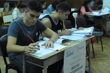 El Gobierno oficializó el aumento de las "Becas Progresar" para el año 2023