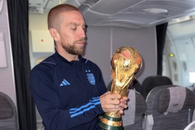 Papu Gómez anunció que no jugará los amistosos con la selección argentina por lesión
