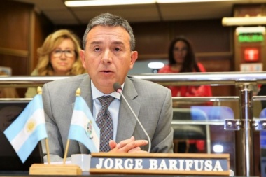 El ex intendente Jorge Barifusa busca su reelección y presentó su lista de concejales