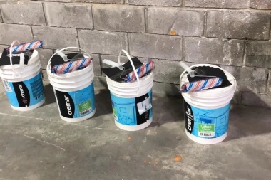 Unas 12 familias de Jáchal fueron víctimas de estafa al comprar pinturas adulteradas