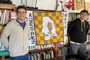 Exitosa jornada de ajedrez en la biblioteca de Jáchal con la presencia de Román Herrman y Juan Marson
